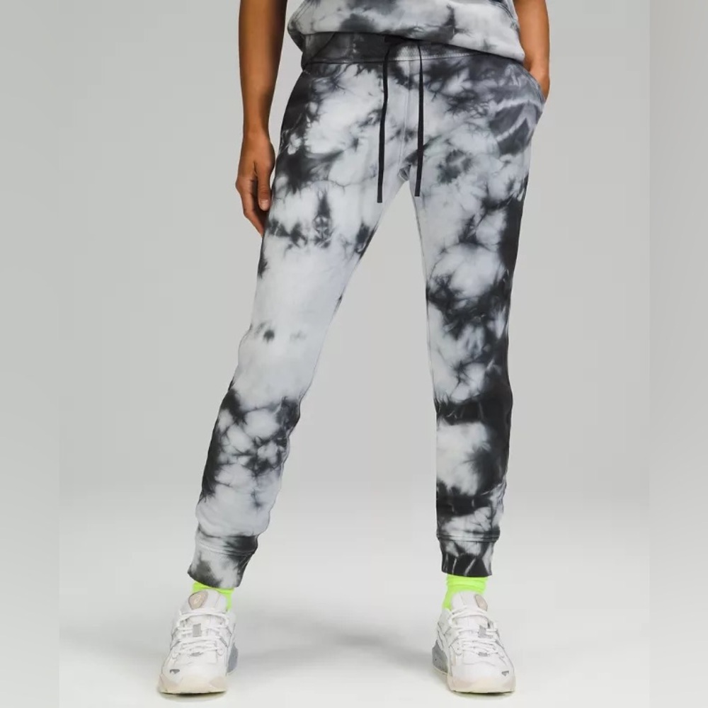 Lululemon Warm Down Jogger Sz 0